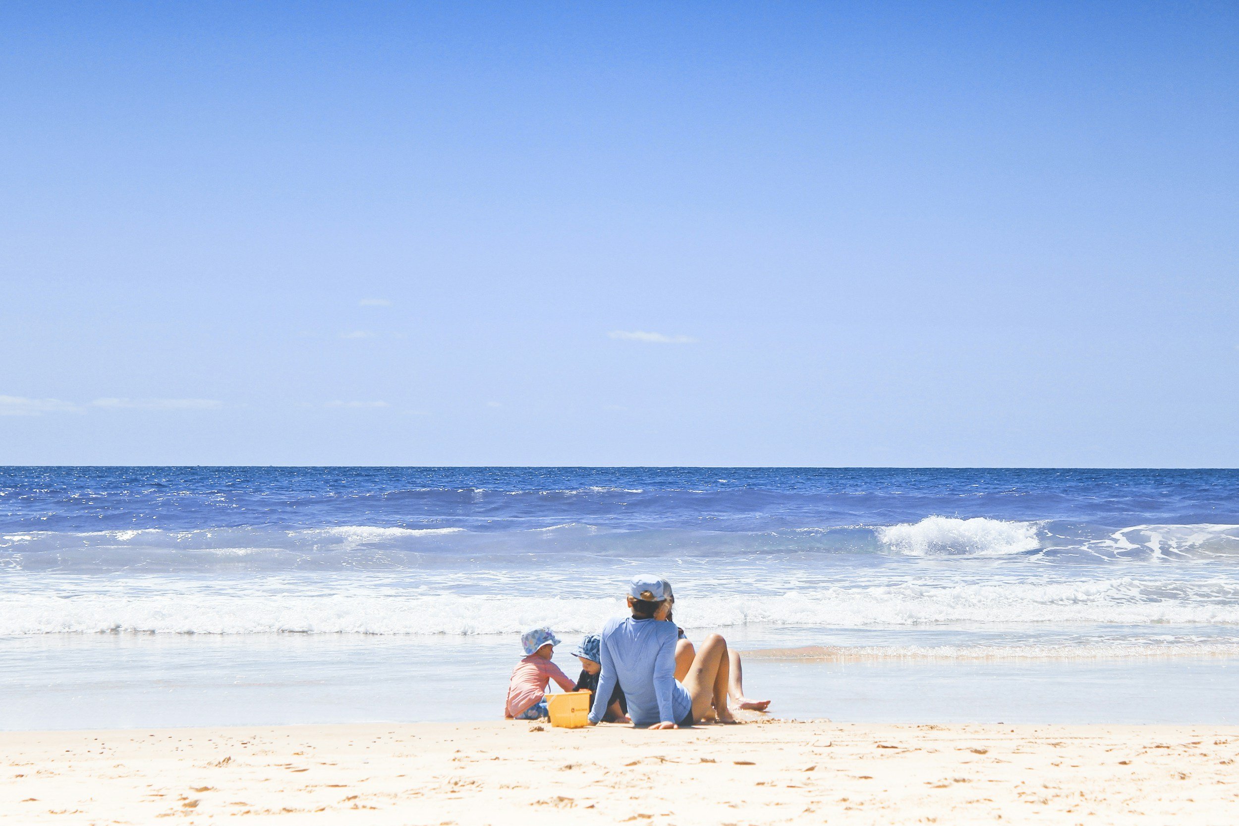 Best First Travel Credit Cards to Earn Flexible Points for Free Family Vacations